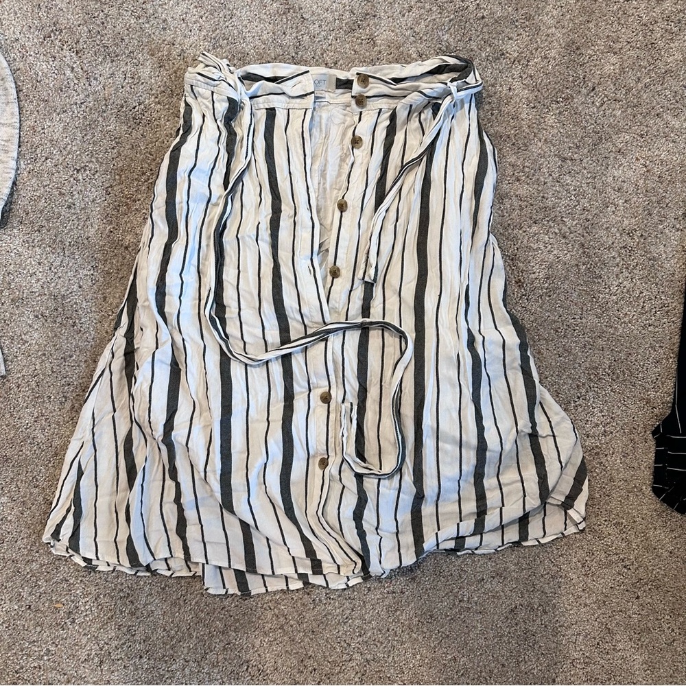 Loft button up skirt